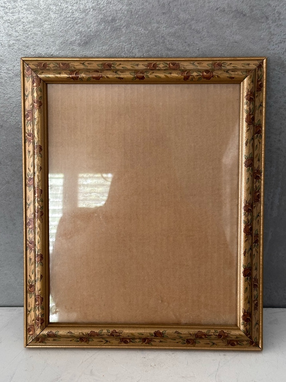 VINTAGE GOLD PAINTED PURPLE FLOWERS WOOD PICTURE FRAME FITS 8X10 P32